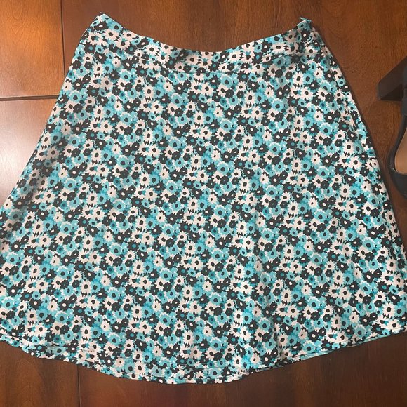 Michael Michael Kors Cold Shoulder Top and Matching Skirt Set - Picture 3 of 4